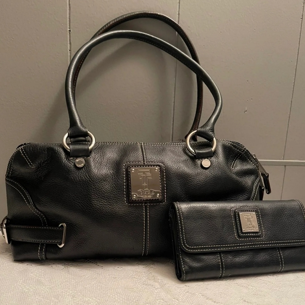 Gorgeous Tignanello handbag with matching wallet